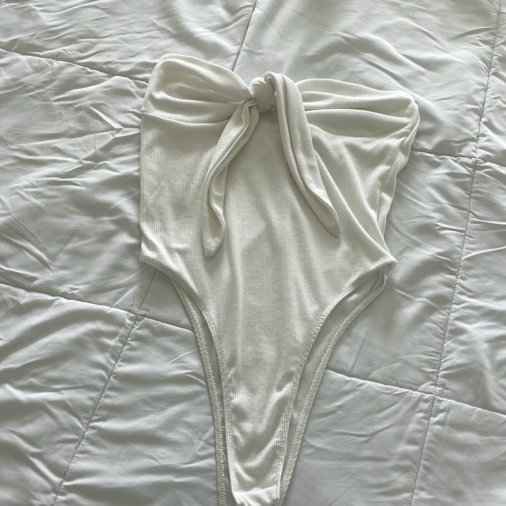 While body S